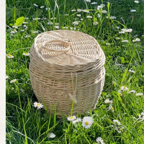 Weidenurne Waldruhe